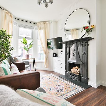Fresh Cardiff Bay 2 Bedroom House- 3 Tv'S المظهر الخارجي الصورة