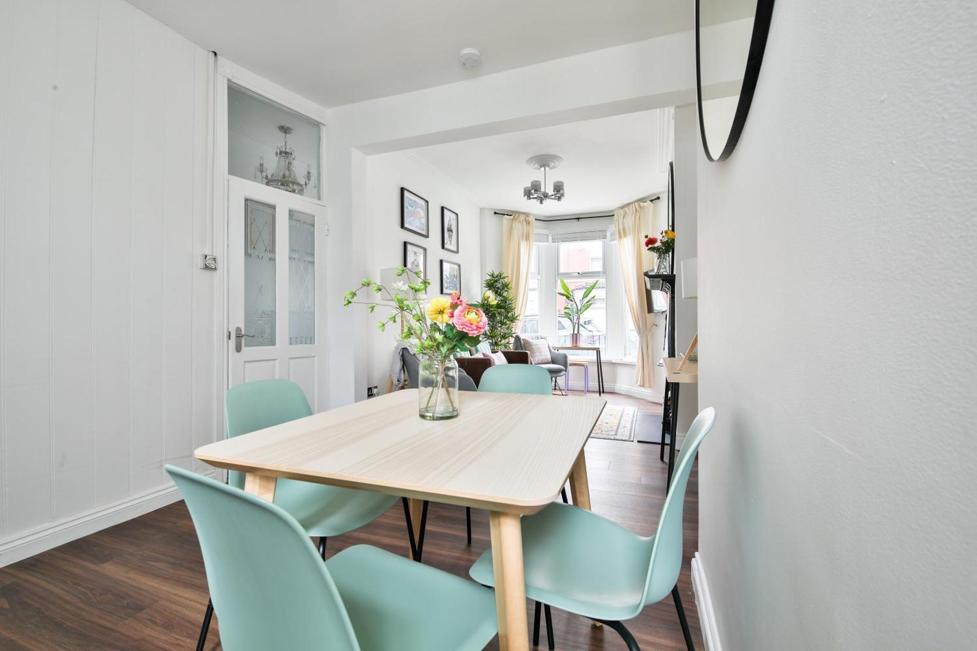 Fresh Cardiff Bay 2 Bedroom House- 3 Tv'S المظهر الخارجي الصورة