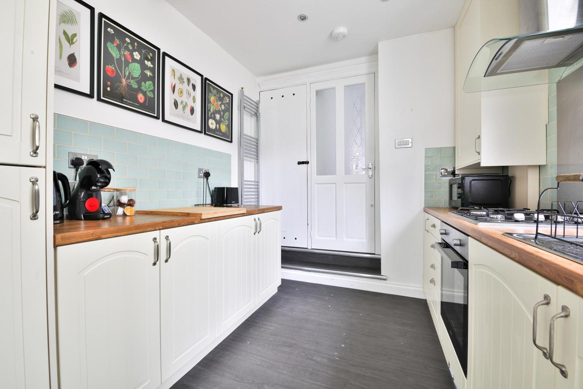 Fresh Cardiff Bay 2 Bedroom House- 3 Tv'S المظهر الخارجي الصورة