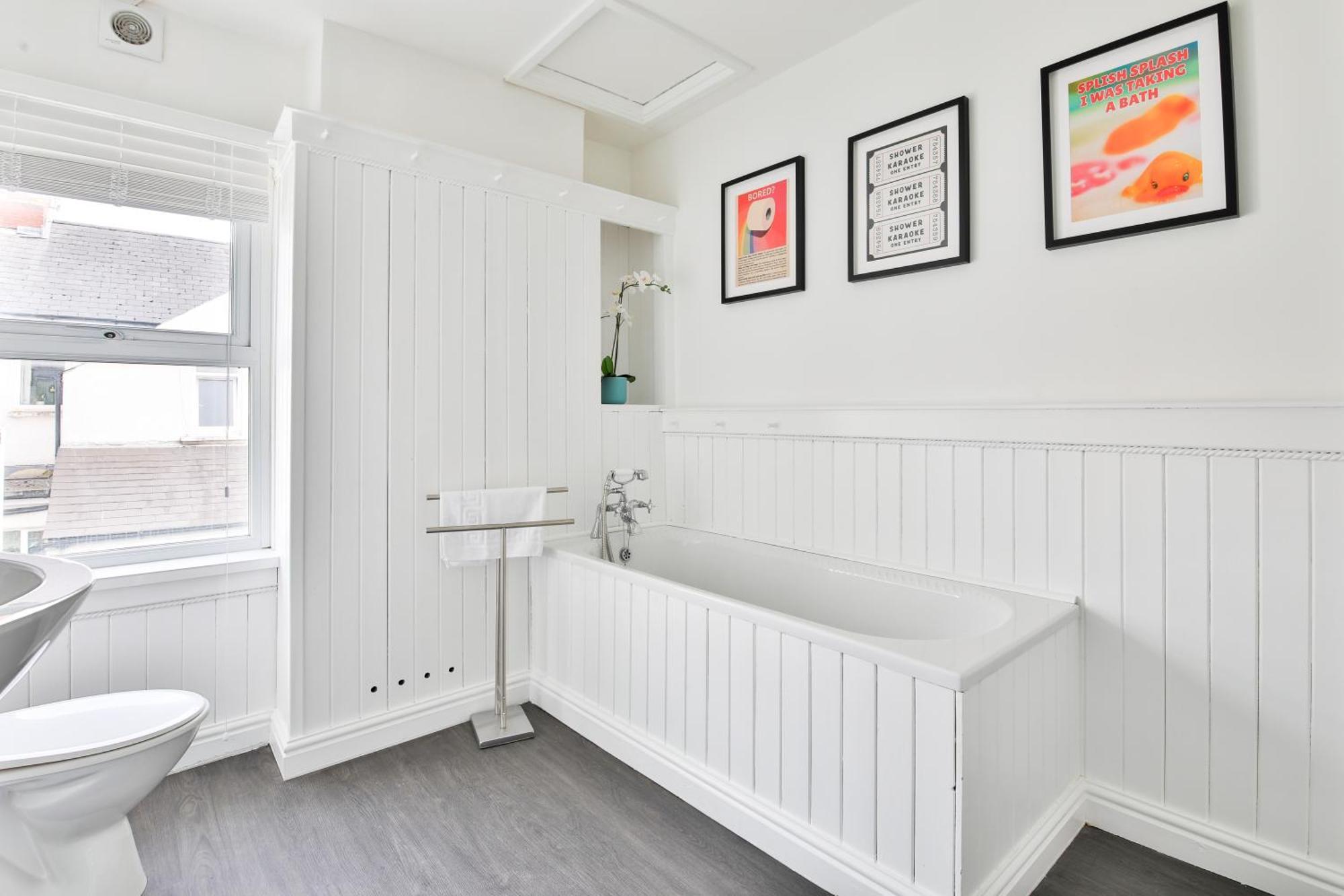 Fresh Cardiff Bay 2 Bedroom House- 3 Tv'S المظهر الخارجي الصورة